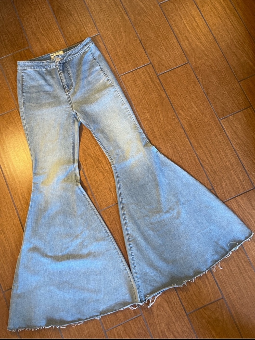We The Free Just Float On Flare Jeans
Free People Light Blue High-Waist Flare